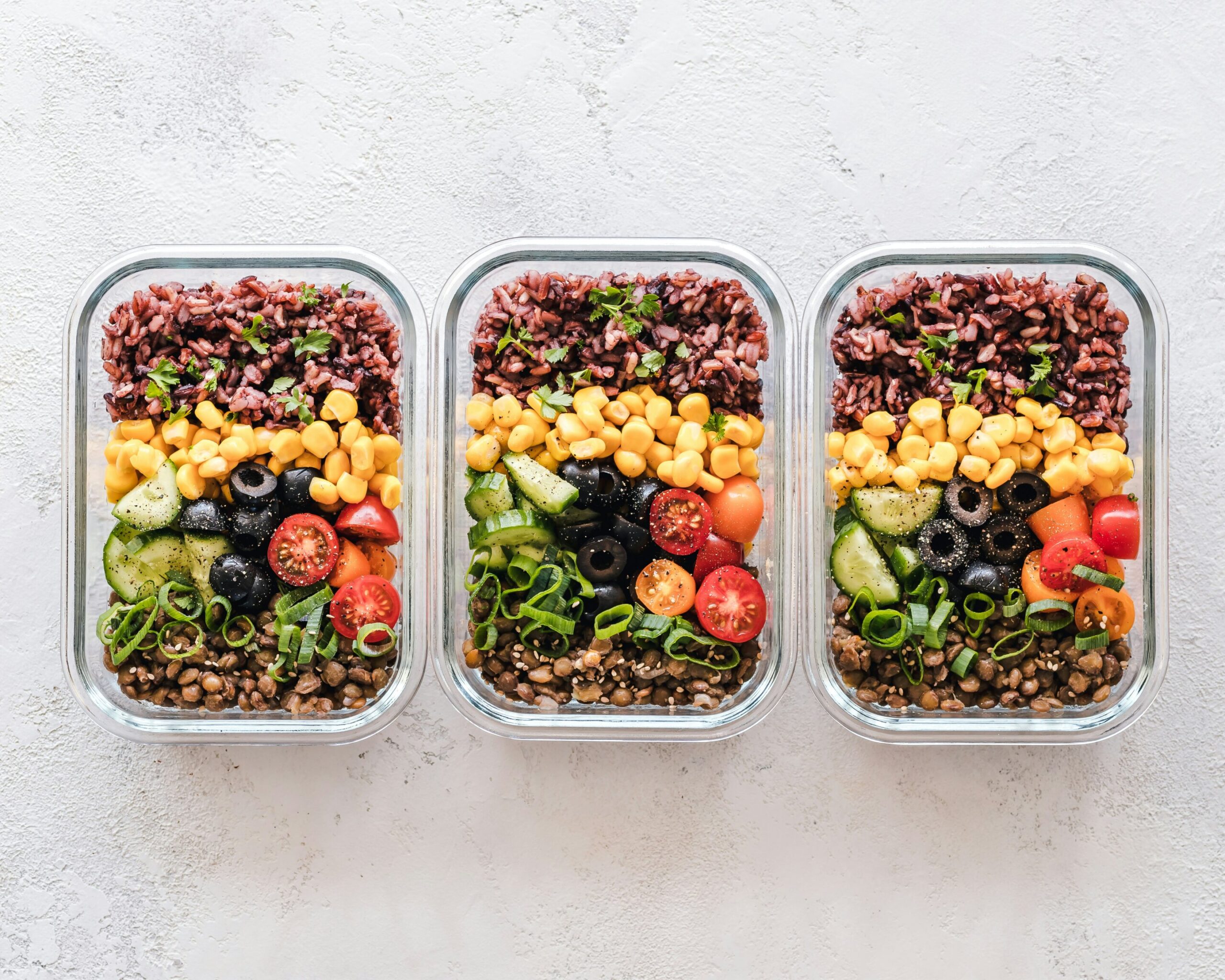 Metade de nós, adultos, reconhece os benefícios à saúde de comer uma dieta baseada em vegetais